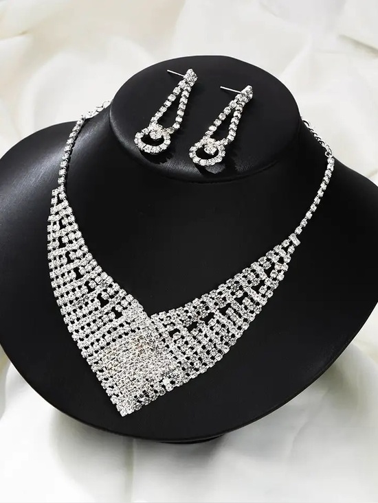 Jewelry - NWT Diamond Simulant Jewelry Set